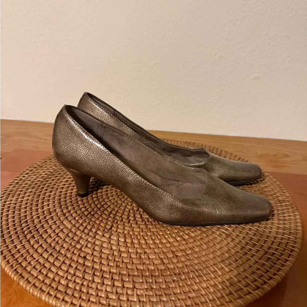 AEROSOLES Cheerful Pumps Shimmering Brown‎ Heels